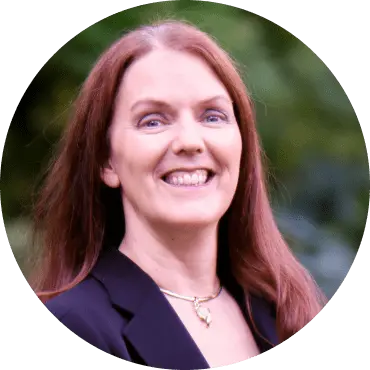 Portrait of Jennifer Lee, the Head of Bioinformatics at Seqeuncing.com